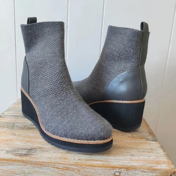 NEW Sofft Elaina Wedge Bootie Size 8M Pull On Fabric/Leather Upper in Gray - Picture 3 of 8